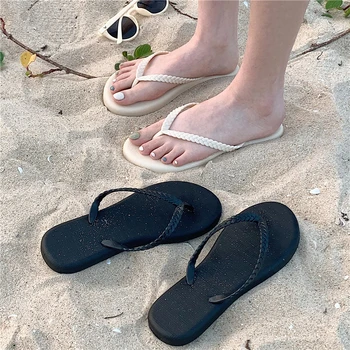 2023 nova moda feminina cor sólida anti-derrapante clipe pés linda garota do coração de praia, chinelos de quarto 4123